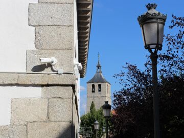 El Ayuntamiento llega a acuerdos con universidades para becar a empadronados en el municipio 