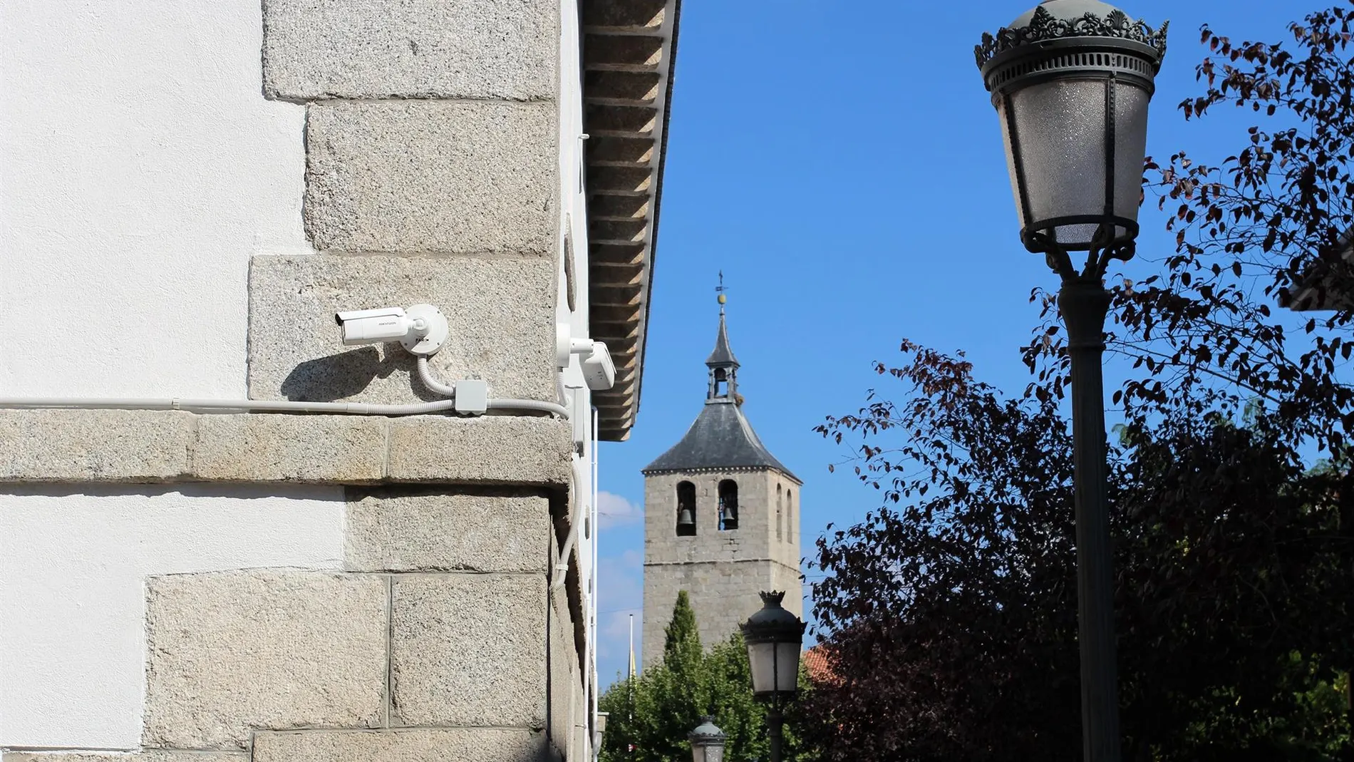 El Ayuntamiento llega a acuerdos con universidades para becar a empadronados en el municipio