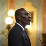 El diputado del PSOE, Luc Andr&eacute; Diouf, durante una sesi&oacute;n plenaria en el Congreso de los Diputados
