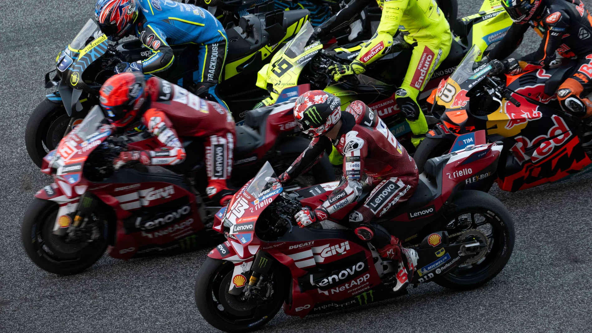 93 MARQUEZ Marc (spa), Ducati Lenovo Team, Ducati Desmosedici GP26, action and 63 BAGNAIA Francesco (ita), Ducati Lenovo Team, Ducati Desmosedici GP26 during the Thailand MotoGP Test on the Chang International Circuit from February 21 to 22, 2026 in Buriram, Thailand - Photo Studio Milagro / DPPI AFP7 21/02/2026 ONLY FOR USE IN SPAIN