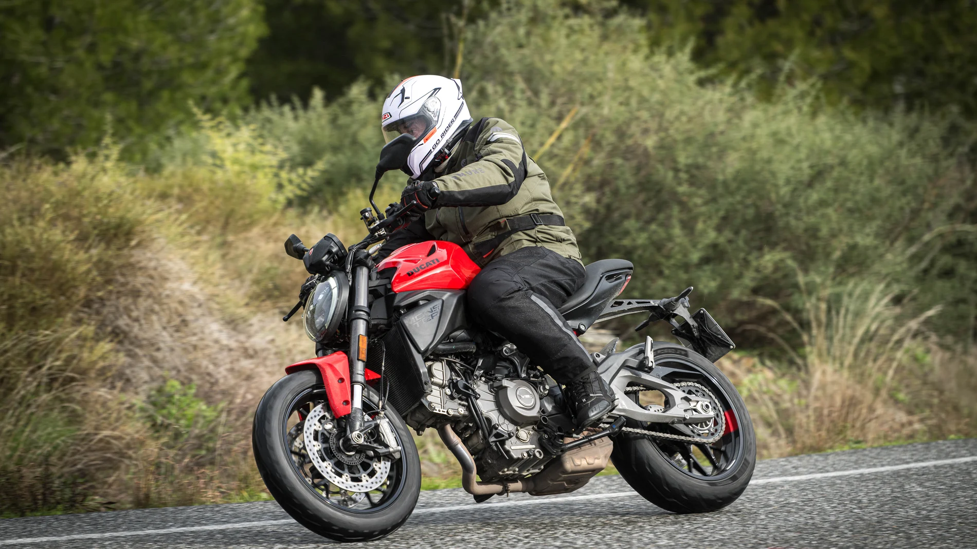 Monster, la nueva Ducati que juega “todo al rojo”