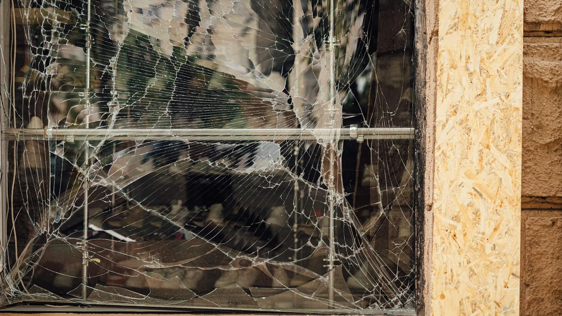 Una nueva ola de ataques aéreos de Rusia deja al menos cinco muertos Y 15 heridos en Sumi y Kiev