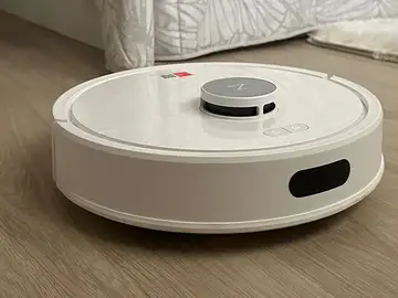 Vacía el depósito automáticamente en su base, algo impensable por su precio roborock Q7 L5+