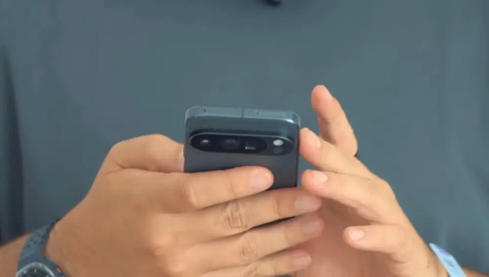 El Pixel 10 Pro es pequeño, pero muy top en hardware y diseño