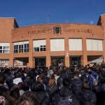 Minuto de silencio por Juan Esteban Rubio, el joven colombiano de 18 a&ntilde;os que muri&oacute; el viernes apu&ntilde;alado supuestamente por un menor de edad, de 13 a&ntilde;os.
