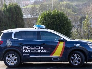 Coche de la Polic&iacute;a NacionalREMITIDA / HANDOUT por POLIC&Iacute;A NACIONALFotograf&iacute;a remitida a medios de comunicaci&oacute;n exclusivamente para ilustrar la noticia a la que hace referencia la imagen, y citando la procedencia de la imagen en la firma27/01/2026