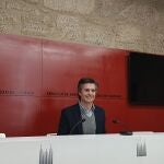 El portavoz del PP de Santiago, Borja Verea, en rueda de prensa.