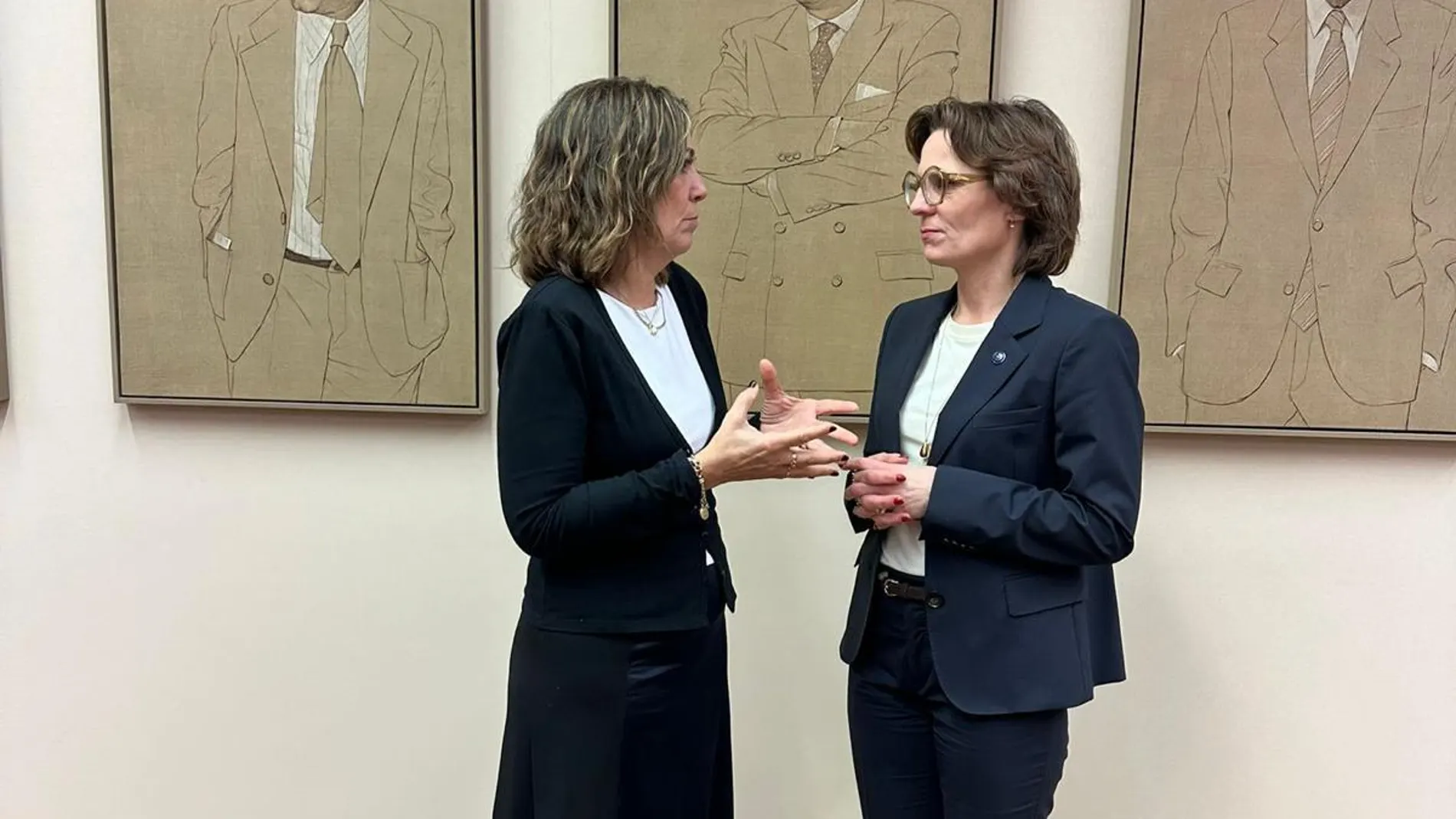 Milagros Marcos dialoga con la comisaria Jessika Roswall