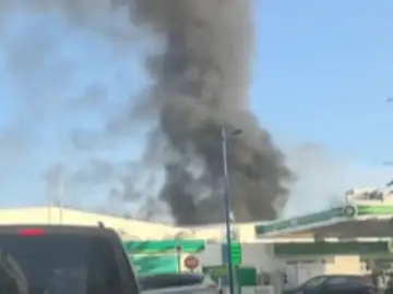 Diez autobuses devorados por las llamas en Lanzarote tras un incendio que obligó a varios desalojos Diez autobuses devorados por las llamas en Lanzarote tras un incendio que obligó a varios desalojos