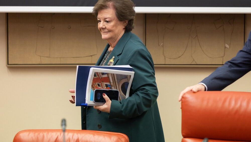 Enriqueta Chicano comparece en la Comisión Mixta para las Relaciones con el Tribunal de Cuentas