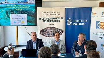 Reuni&oacute;n para informar sobre el inicio de los trabajos de la extracci&oacute;n del pecio de ses Fontanelles.