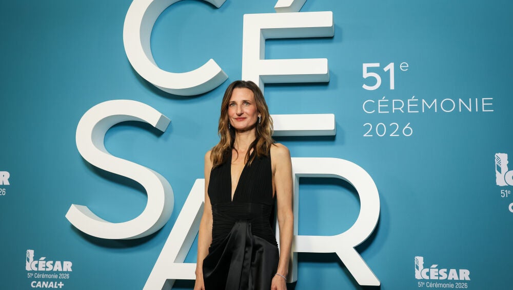 El negro absoluto conquista la alfombra roja de los Premios César 2026 ...