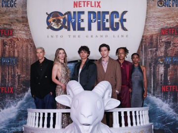 Taz Skylar, from left, Emily Rudd, I&ntilde;aki Godoy, Mackenyu, Jacob Gibson, and Charithra Chandran arrive at a fan event for "One Piece: Into the Grand Line" on Thursday, Feb. 26, 2026, at The United Theater on Broadway in Los Angeles. (Photo by Andrew Park/Invision/AP)