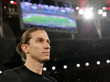 Recopa Sudamericana: Flamengo - Lanús AME8720. RÍO DE JANEIRO (BRASIL), 26/02/2026.- El entrenador de Flamengo Filipe Luís reacciona este jueves, previo a un partido de vuelta de la final de la Recopa Sudamericana entre Flamengo y Lanús en el estadio Maracaná, en Rio de Janeiro (Brasil). EFE/ Andre Coelho