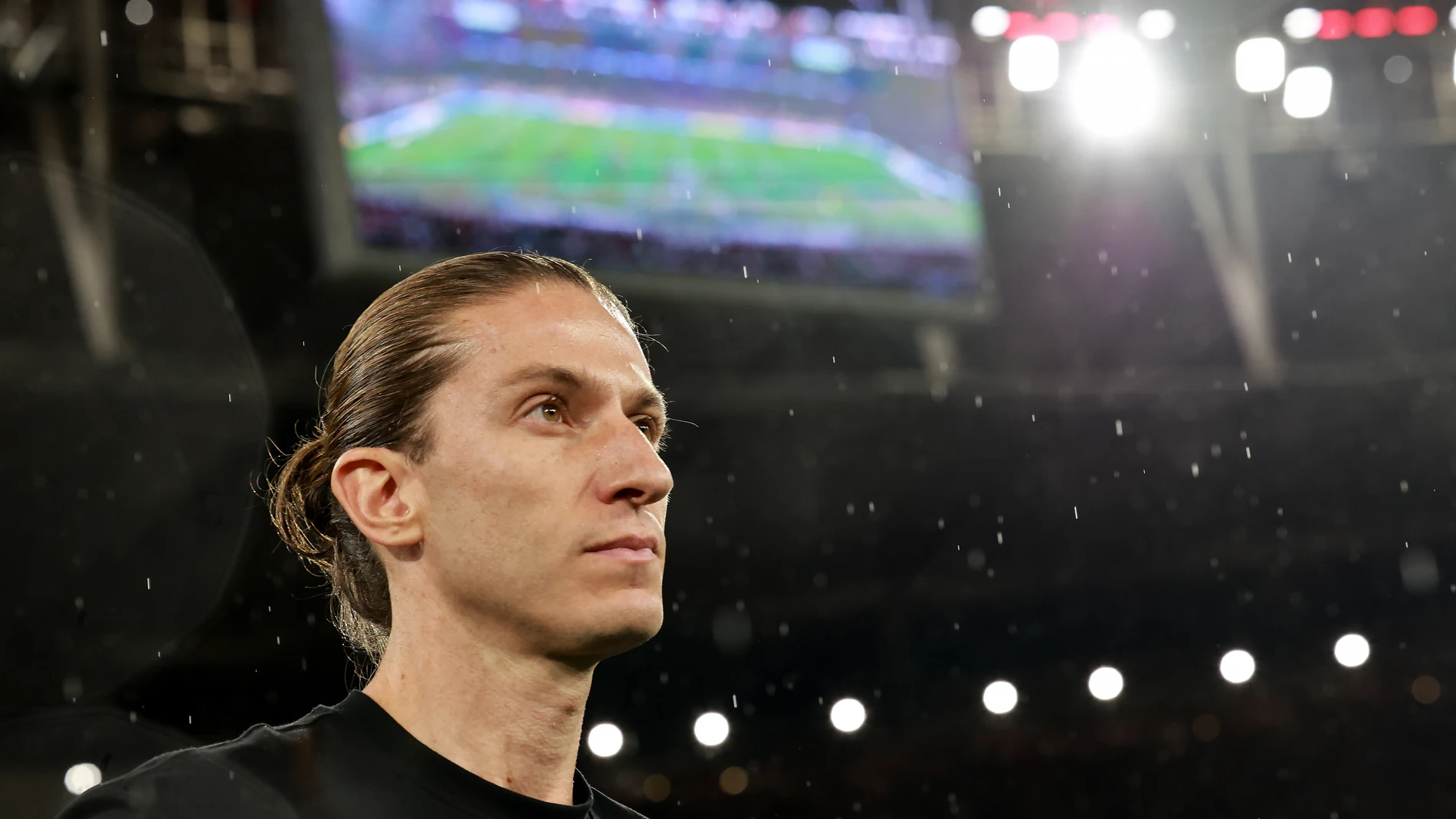 AME8720. RÍO DE JANEIRO (BRASIL), 26/02/2026.- El entrenador de Flamengo Filipe Luís reacciona este jueves, previo a un partido de vuelta de la final de la Recopa Sudamericana entre Flamengo y Lanús en el estadio Maracaná, en Rio de Janeiro (Brasil). EFE/ Andre Coelho