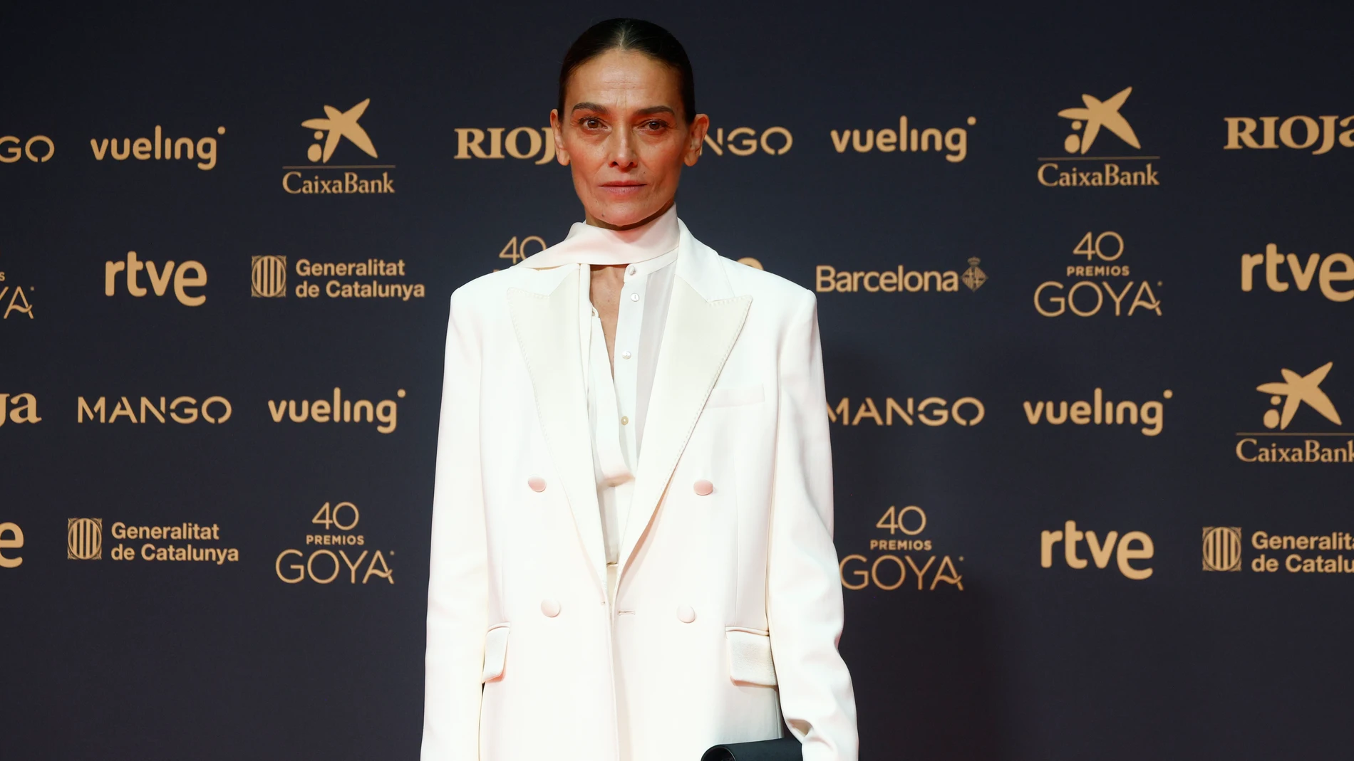 BARCELONA, 28/02/2026.- La modelo Laura Ponte posa a su llegada a la ceremonia de entrega de la 40 edición de los Premios Goya, este sábado en el Auditorio Forum CCIB de Barcelona. EFE/Quique Garcia