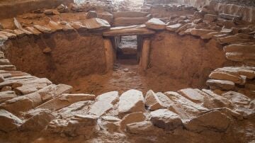 Pintar como en la Prehistoria y catar vino en un sepulcro de 5.000 a&ntilde;os: los talleres que convierten Huerta Montero en un espacio vivo