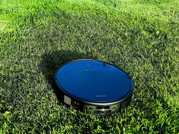 No, el Roborock Saros 20, no corta el césped.... Todavía Roborock