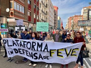 Nueva protesta en Le&oacute;n en defensa del FEVE