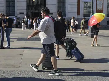 Economía.- Casi el 80% de hoteles de Madrid cuelgan un 'no hay vacantes' para un junio marcado por el Papa y Bad Bunny Economía.- Casi el 80% de hoteles de Madrid cuelgan un 'no hay vacantes' para un junio marcado por el Papa y Bad Bunny