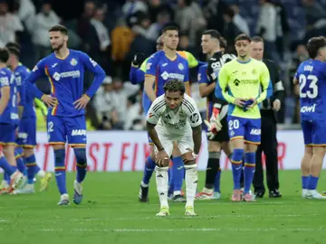 REAL MADRID / GETAFE MADRID, 02/03/2026.- El delantero brasileño del Real Madrid, Rodrygo, a la finalización del encuentro correspondiente a la jornada 26 de Laliga EA Sports que han disputado este lunes frente al Getafe en el estadio Santiago Bernabéu, en Madrid. EFE / Juanjo Martín.