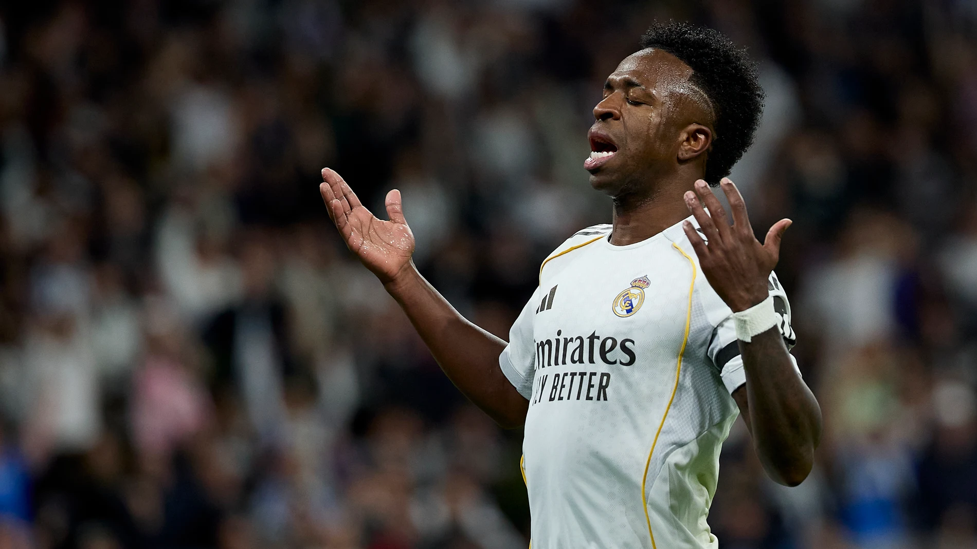 02 March 2026, Spain, Madrid: Real Madrid's Vinicius Junior reacts during the Spanish Primera Division soccer match between Real Madrid CF and Getafe CF football match between Real Madrid CF and Getafe CF at Santiago Bernabeu Stadium. Photo: Ruben Albarran/ZUMA Press Wire/dpa Ruben Albarran/ZUMA Press Wire/d / DPA 02/03/2026 ONLY FOR USE IN SPAIN