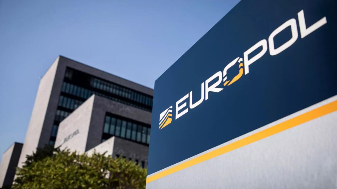 España acudió a un consejo de Europol sólo para subir el sueldo a un policía