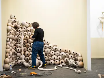 Montaje de la feria de arte ARCO en IFEMA. David Jar Montaje de la feria de arte ARCO en IFEMA