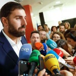 Antelo se&ntilde;ala a Santiago Abascal: "La decisi&oacute;n de cesarme es suya, todo lo dem&aacute;s es fuego de artificio"