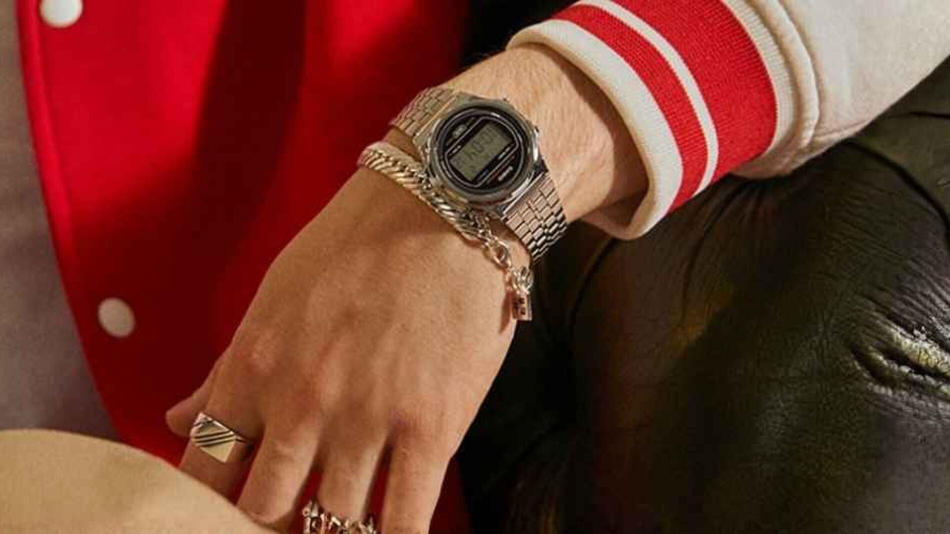 El reloj como accesorio de moda: Cómo combinar un Casio vintage con un look urbano de Vans