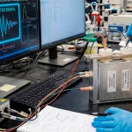 Investigadores usan la IA para desbloquear bater&iacute;as de estado s&oacute;lido