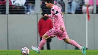 Inter Miami forward Lionel Messi (10) advances with the ball to score against D.C. United during the first half of an MLS soccer match, Saturday, March 7, 2026, in Baltimore. (AP Photo/Stephanie Scarbrough)