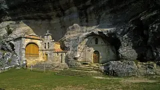 Ermita de San Bernabé de Ojo Guareña Ermita de San Bernabé de Ojo Guareña