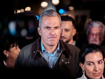 Ortega Smith carga contra Abascal y cuestiona su lealtad a España: "No defiende los valores del partido" Ortega Smith carga contra Abascal y cuestiona su lealtad a España: "No defiende los valores del partido"