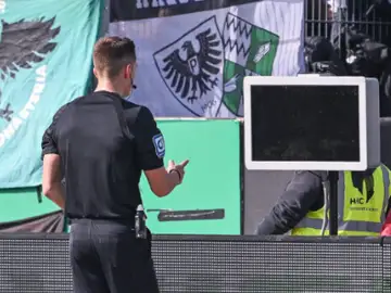 El incidente con el VAR en Alemania ha dado la vuelta al mundo El incidente con el VAR en Alemania ha dado la vuelta al mundo