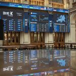 Econom&iacute;a.- El Ibex 35 se hunde m&aacute;s de un 3% en la apertura y pierde los 17.000 puntos con el crudo y el gas disparados