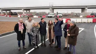 La cabeza de lista por León, María José Álvarez, junto a Juan Carlos Suárez-Quiñones y Carlos Fernández Carriedo La cabeza de lista por León, María José Álvarez, junto a Juan Carlos Suárez-Quiñones y Carlos Fernández Carriedo