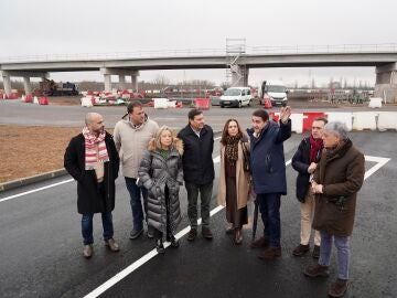 La cabeza de lista por Le&oacute;n, Mar&iacute;a Jos&eacute; &Aacute;lvarez, junto a Juan Carlos Su&aacute;rez-Qui&ntilde;ones y Carlos Fern&aacute;ndez Carriedo