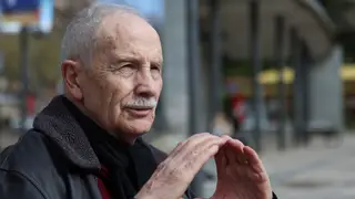 El candidato 'eterno' al que casi nadie vota: 47 años encabezando listas en Zamora ZAMORA, 09/03/2026.- Francisco Iglesias Carreño, considerado el candidato eterno porque desde hace 47 años figura en las listas por Zamora, casi siempre encabezándolas, sin perderse ninguna cita electoral salvo unas europeas en las que no consiguió avales suficientes, y siempre con escaso éxito electoral, durante una entrevista con EFE en Zamora. EFE/ Mariam A. Montesinos