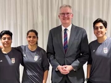 Fuga en la selecci&oacute;n iran&iacute;: cinco jugadoras huyen de la concentraci&oacute;n y Australia les dar&aacute; asilo tras una llamada de Trump