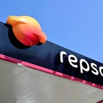 Economía.- Repsol invertirá un máximo de 10.000 millones hasta 2028 y repartirá 3.600 millones en dividendos en efectivo