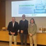 &Aacute;ngel Losada, Xos&eacute; Bustelo y Vega Villar durante la presentaci&oacute;n de las charlas