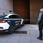  El matrimonio que ten&iacute;a a sus tres hijos encerrados en su casa desde 2021, pasan a disposici&oacute;n judicial en el Juzgado n&uacute;mero 3 de Oviedo, a 30 de abril de 2025, en Oviedo.