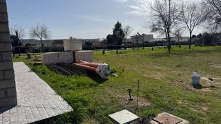 Comienzan las obras de acondicionamiento del exterior del nuevo edificio del colegio