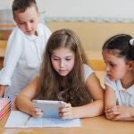 El uso de dispositivos electr&oacute;nicos sin regular puede generar distracciones