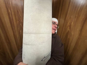 BURGOS, 10/03/2026.- Las exmonjas de Belorado abandonan el convento burgal&eacute;s y guardan sus pertenencias en un cami&oacute;n de mudanzas a dos d&iacute;as de que termine el plazo dado por el Tribunal de Instancia de Briviesca (Burgos), este jueves, para que abandonen el convento o, en caso contrario, ser desahuciadas. EFE/ Exmonjas De Belorado SOLO USO EDITORIAL/SOLO DISPONIBLE PARA ILUSTRAR LA NOTICIA QUE ACOMPA&Ntilde;A (CR&Eacute;DITO OBLIGATORIO) 