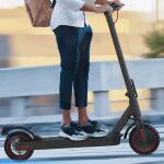 Por poco m&aacute;s de 100 euros este patinete el&eacute;ctrico acumula valoraciones espectaculares