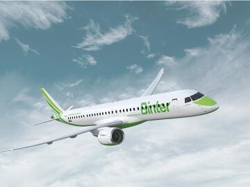 Avi&oacute;n de Binter en el aire
