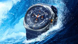 Puedes comprarlo en colores tan bonitos como este azul Samsung Galaxy Watch Ultra en color azul