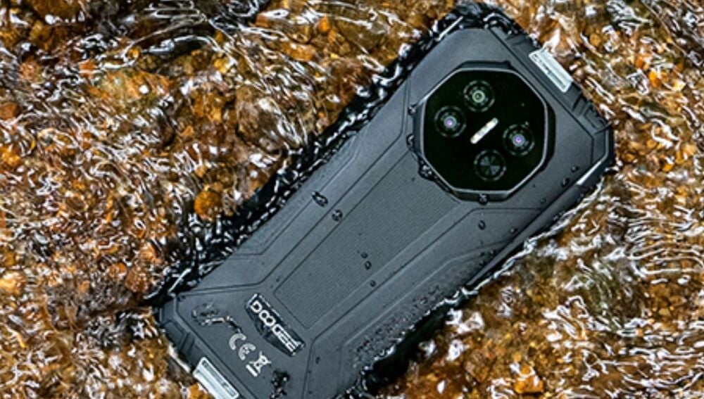 Un móvil que resiste a todo